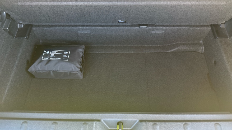 MINI Hatchback 1.5 Cooper Classic 3dr Auto [Comfort/Nav Pack] Petrol Hatchback - Image 30