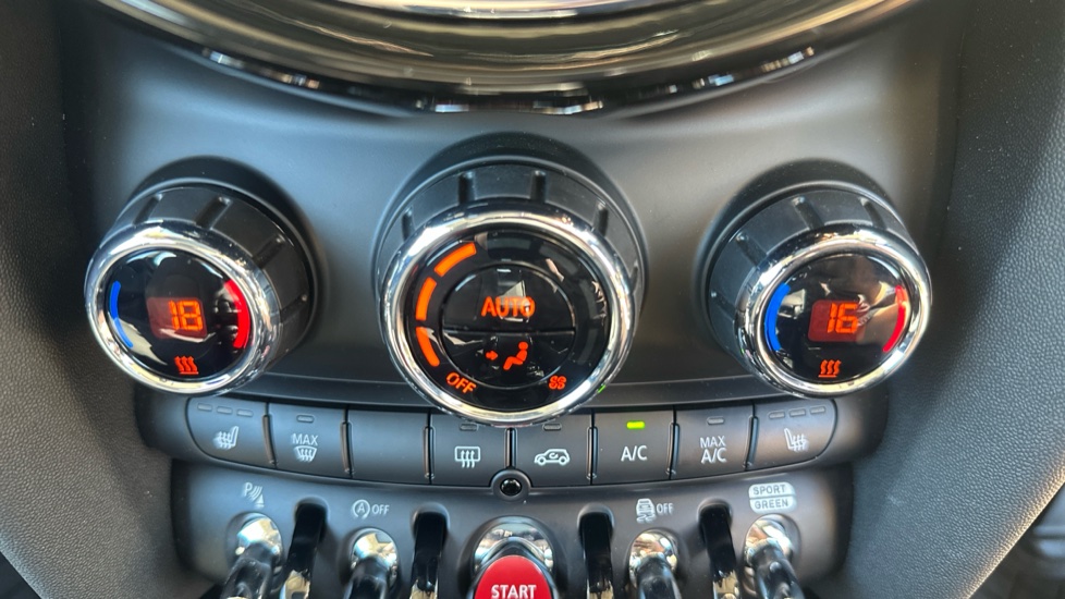MINI Hatchback 1.5 Cooper Classic 3dr Auto [Comfort/Nav Pack] Petrol Hatchback - Image 36