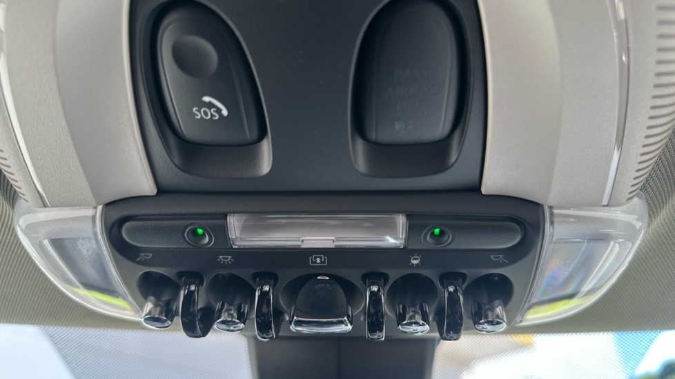 MINI Hatchback 1.5 Cooper Classic 3dr Auto [Comfort/Nav Pack] Petrol Hatchback - Image 37