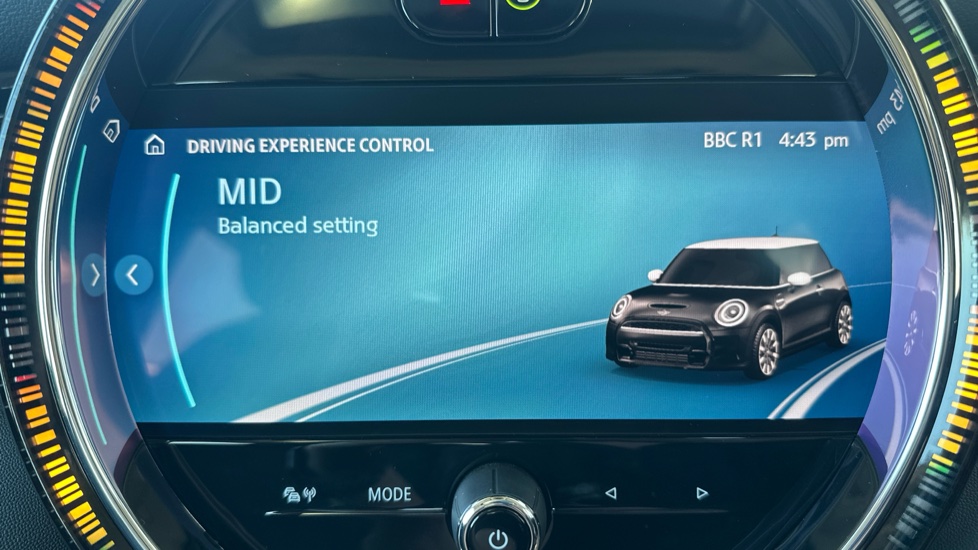 MINI Hatchback 1.5 Cooper Classic 3dr Auto [Comfort/Nav Pack] Petrol Hatchback - Image 51