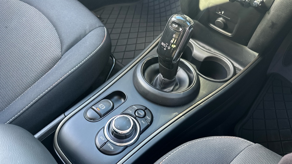 MINI Countryman 1.5 Cooper Classic Premium Plus 5dr Auto Petrol Hatchback - Image 10