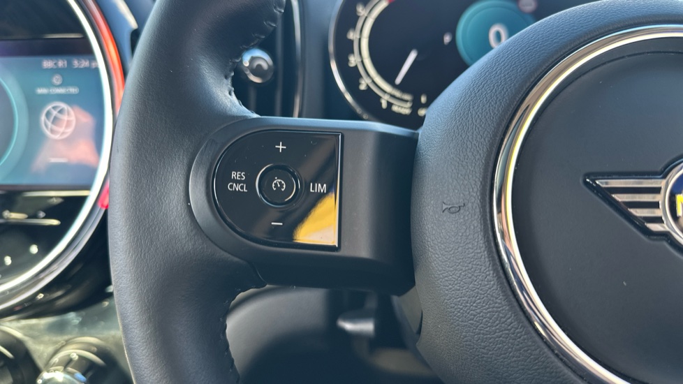 MINI Countryman 1.5 Cooper Classic Premium Plus 5dr Auto Petrol Hatchback - Image 17