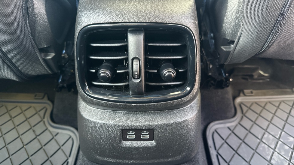 MINI Countryman 1.5 Cooper Classic Premium Plus 5dr Auto Petrol Hatchback - Image 32