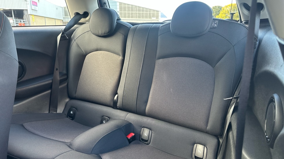 MINI Hatchback 1.5 Cooper Classic 3dr Petrol Hatchback - Image 12