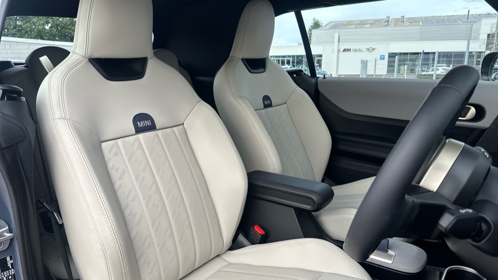 MINI Cooper 2.0 S Exclusive 2dr Auto Petrol Convertible - Image 11