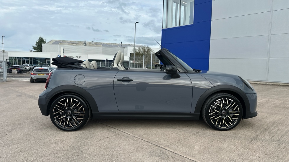 MINI Cooper 2.0 S Exclusive 2dr Auto Petrol Convertible - Image 25