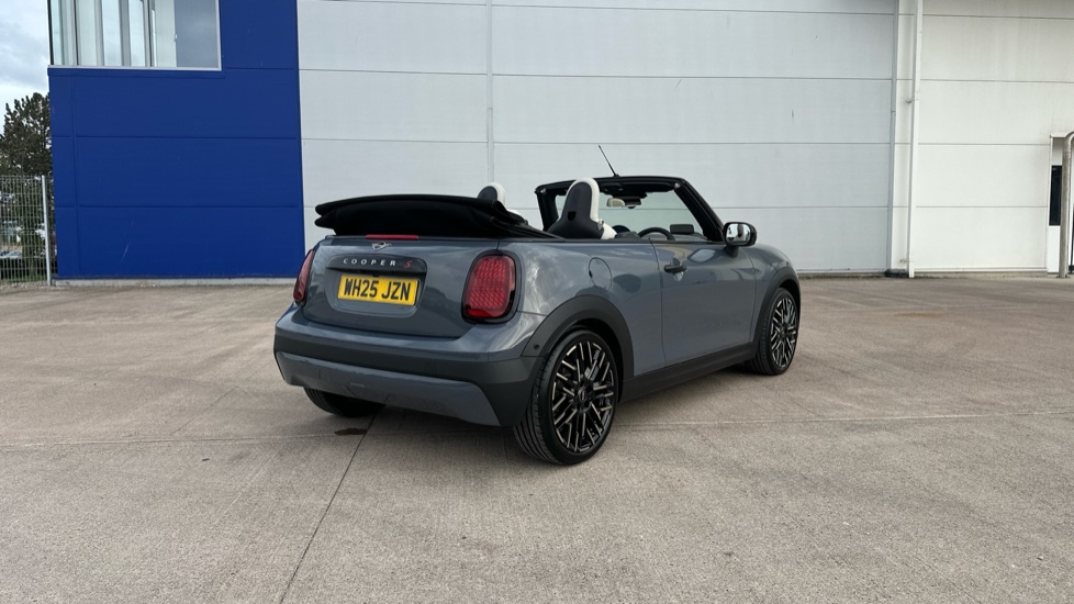 MINI Cooper 2.0 S Exclusive 2dr Auto Petrol Convertible - Image 26