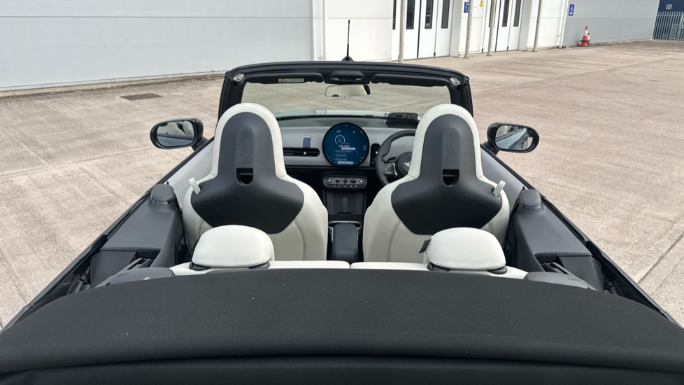 MINI Cooper 2.0 S Exclusive 2dr Auto Petrol Convertible - Image 27