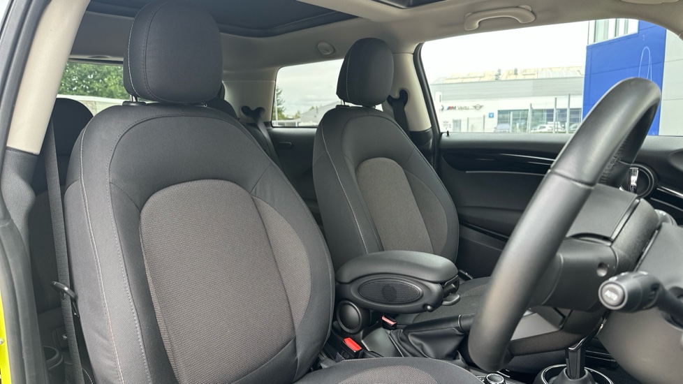 MINI Hatchback 1.5 Cooper Classic 3dr Auto Petrol Hatchback - Image 11