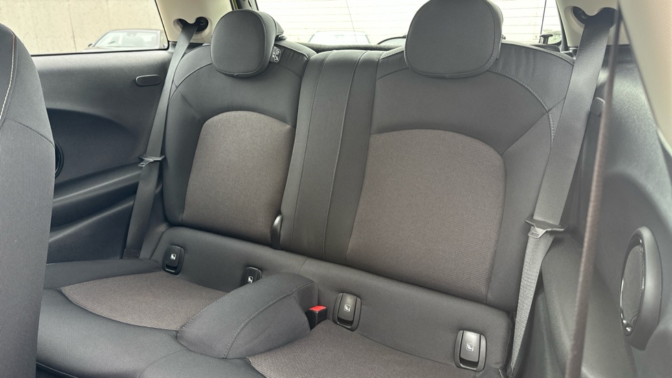 MINI Hatchback 1.5 Cooper Classic 3dr Auto Petrol Hatchback - Image 12