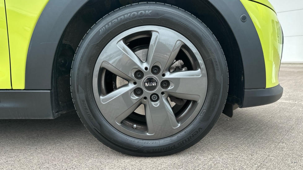 MINI Hatchback 1.5 Cooper Classic 3dr Auto Petrol Hatchback - Image 14