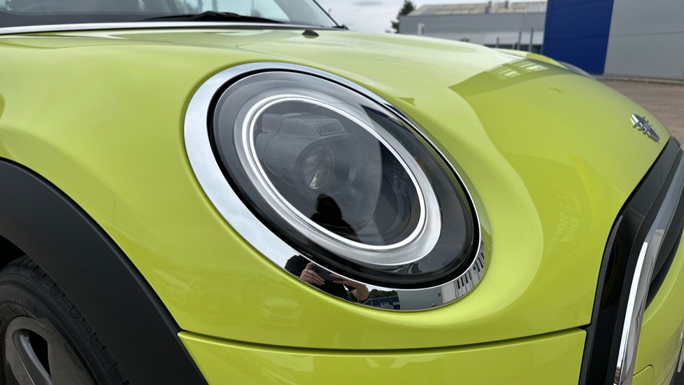 MINI Hatchback 1.5 Cooper Classic 3dr Auto Petrol Hatchback - Image 23