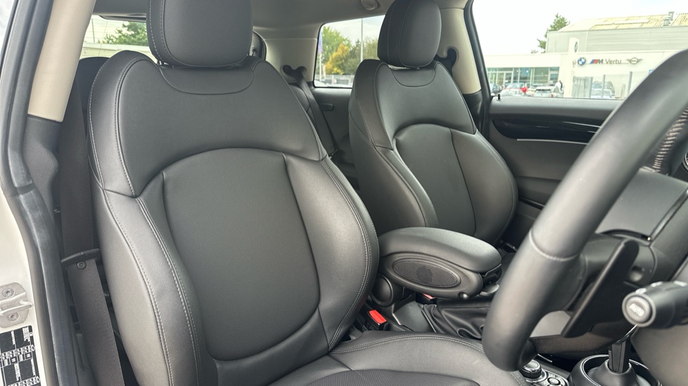 MINI Hatchback 2.0 Cooper S Classic 3dr Auto Petrol Hatchback - Image 11