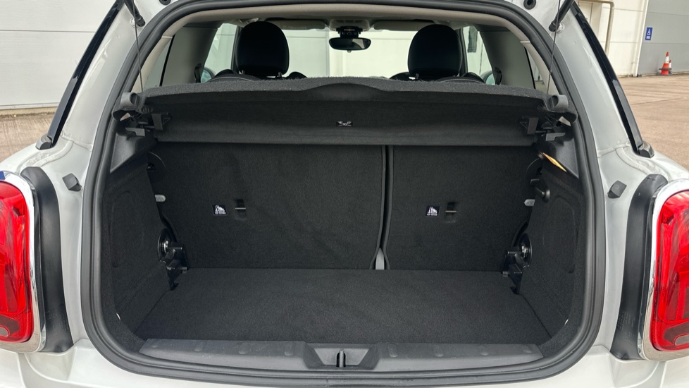 MINI Hatchback 2.0 Cooper S Classic 3dr Auto Petrol Hatchback - Image 13