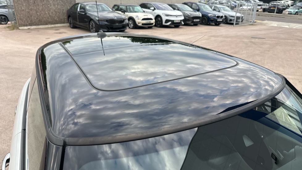 MINI Hatchback 2.0 Cooper S Classic 3dr Auto Petrol Hatchback - Image 21