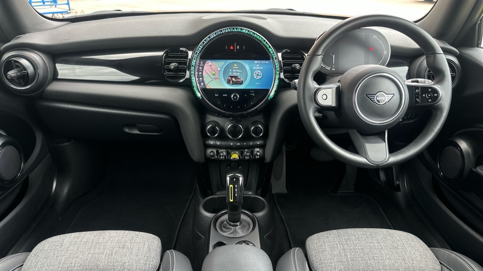 MINI Hatchback 135kW Cooper S Level 2 33kWh 3dr Auto Electric Hatchback - Image 4