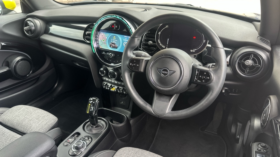 MINI Hatchback 135kW Cooper S Level 2 33kWh 3dr Auto Electric Hatchback - Image 6