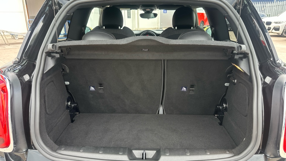 MINI Hatchback 135kW Cooper S Level 2 33kWh 3dr Auto Electric Hatchback - Image 13