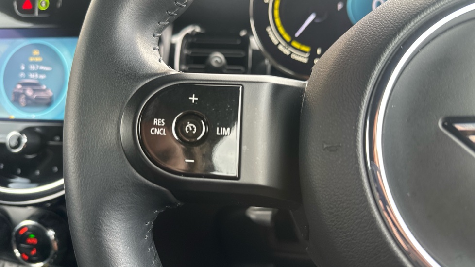 MINI Hatchback 135kW Cooper S Level 2 33kWh 3dr Auto Electric Hatchback - Image 17