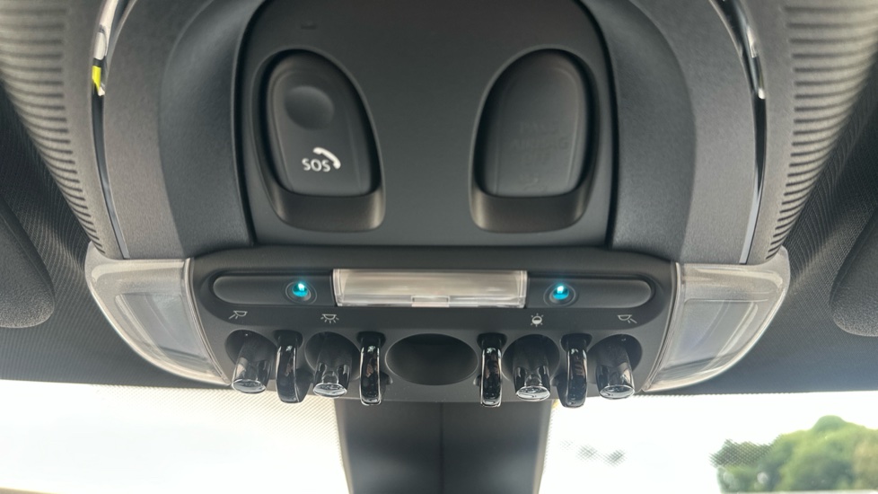 MINI Hatchback 135kW Cooper S Level 2 33kWh 3dr Auto Electric Hatchback - Image 32