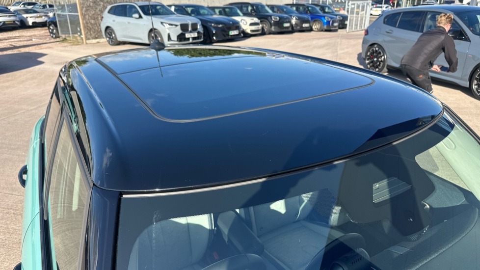 MINI Cooper 1.5 C Classic 5dr Auto Petrol Hatchback - Image 21