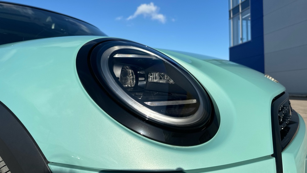 MINI Cooper 1.5 C Classic 5dr Auto Petrol Hatchback - Image 23