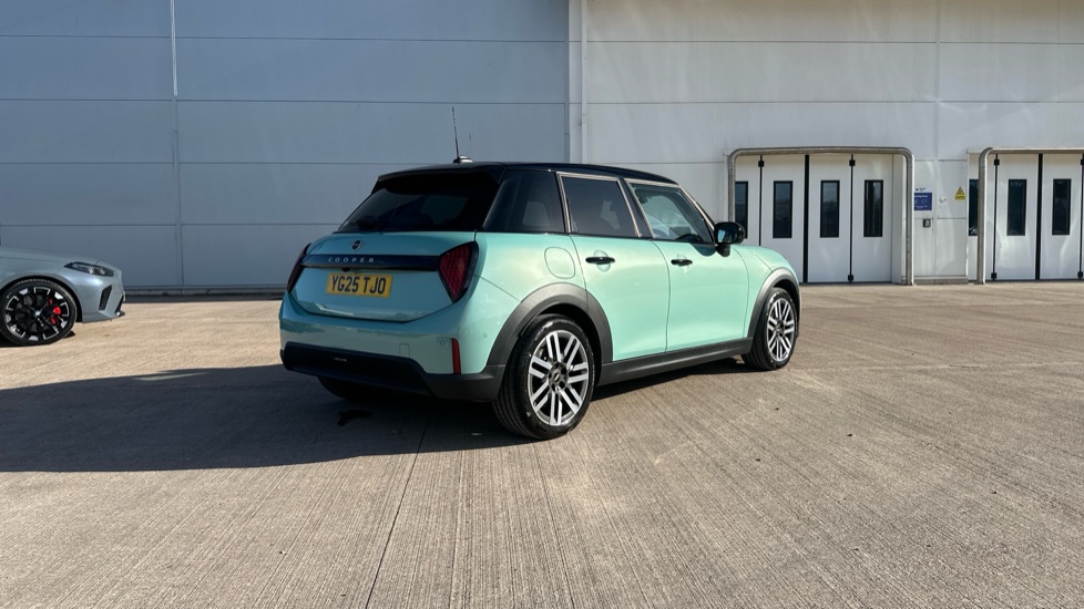 MINI Cooper 1.5 C Classic 5dr Auto Petrol Hatchback - Image 25