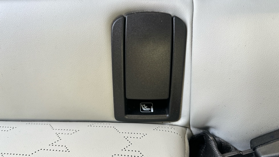 MINI Cooper 1.5 C Classic 5dr Auto Petrol Hatchback - Image 31