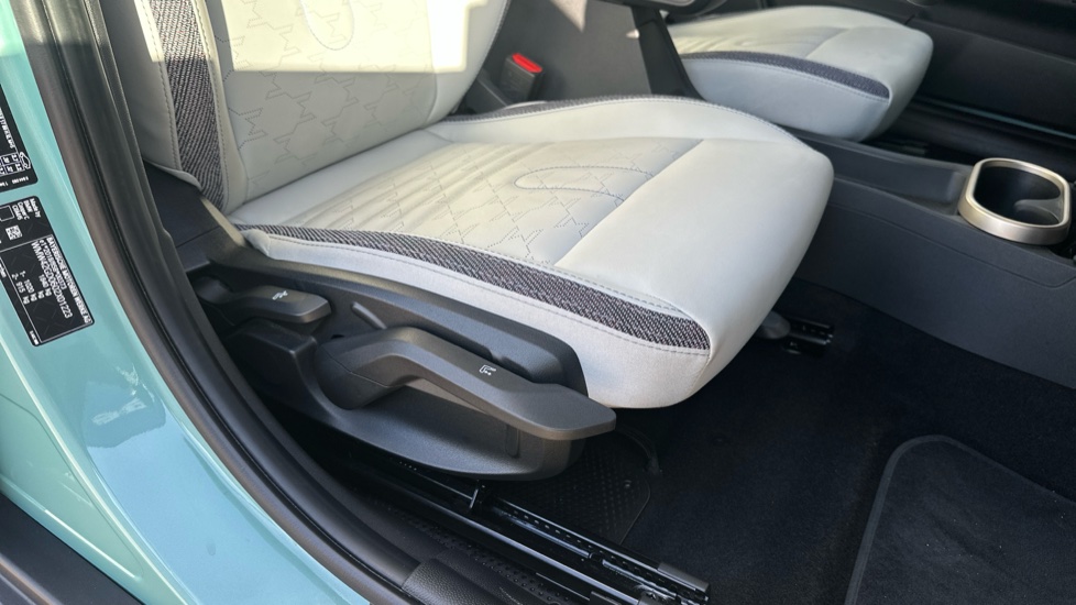 MINI Cooper 1.5 C Classic 5dr Auto Petrol Hatchback - Image 34