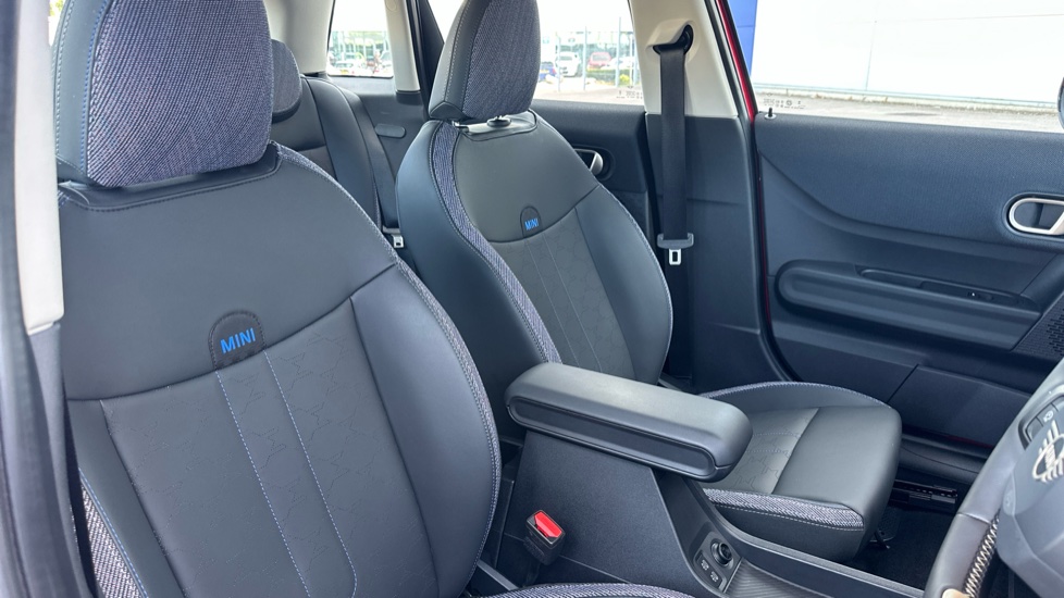 MINI Cooper 1.5 C Classic 5dr Auto Petrol Hatchback - Image 11