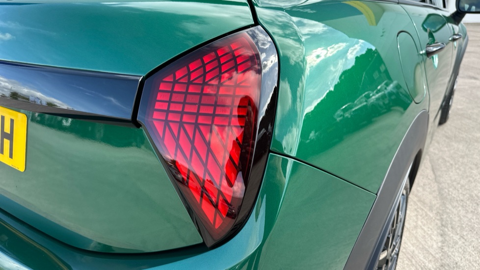 MINI Cooper 1.5 C Exclusive 5dr Auto Petrol Hatchback - Image 22