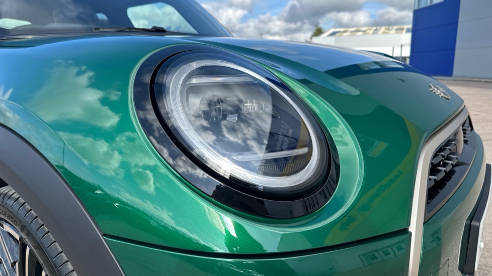 MINI Cooper 1.5 C Exclusive 5dr Auto Petrol Hatchback - Image 23