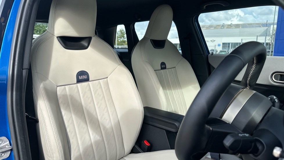 MINI Cooper 1.5 C Exclusive 5dr Auto Petrol Hatchback - Image 11