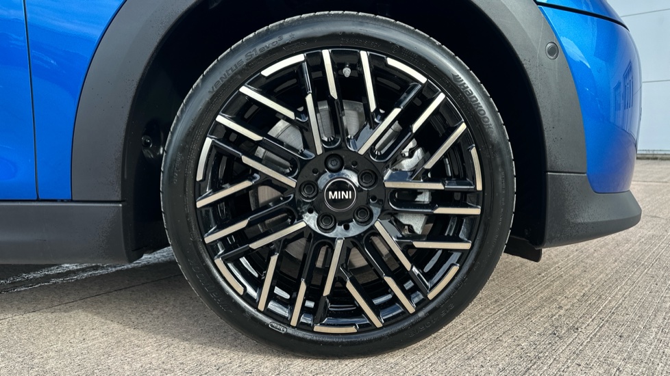 MINI Cooper 1.5 C Exclusive 5dr Auto Petrol Hatchback - Image 14