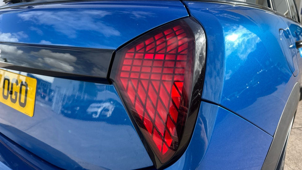 MINI Cooper 1.5 C Exclusive 5dr Auto Petrol Hatchback - Image 22