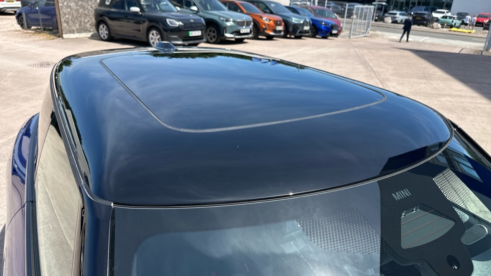 MINI Cooper 160kW SE Exclusive [Level 3] 54kWh 3dr Auto Electric Hatchback - Image 21