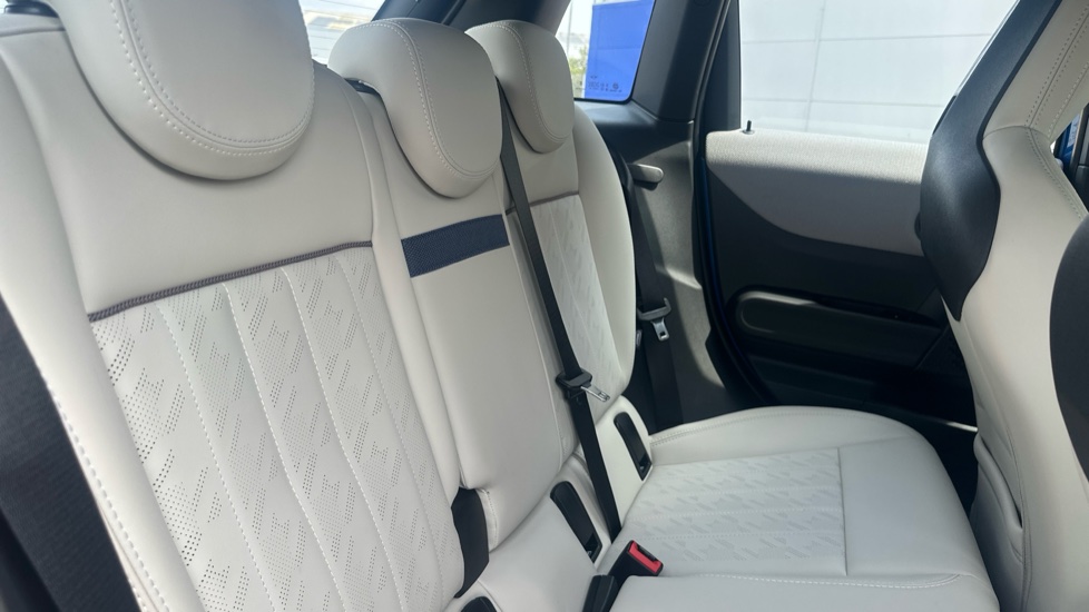 MINI Cooper 1.5 C Exclusive 5dr Auto Petrol Hatchback - Image 12