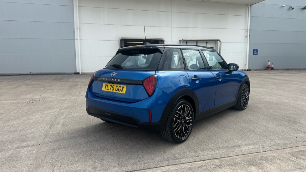 MINI Cooper 1.5 C Exclusive 5dr Auto Petrol Hatchback - Image 24