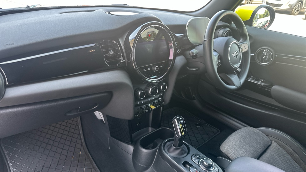 MINI Hatchback 135kW Cooper S Level 2 33kWh 3dr Auto Electric Hatchback - Image 7