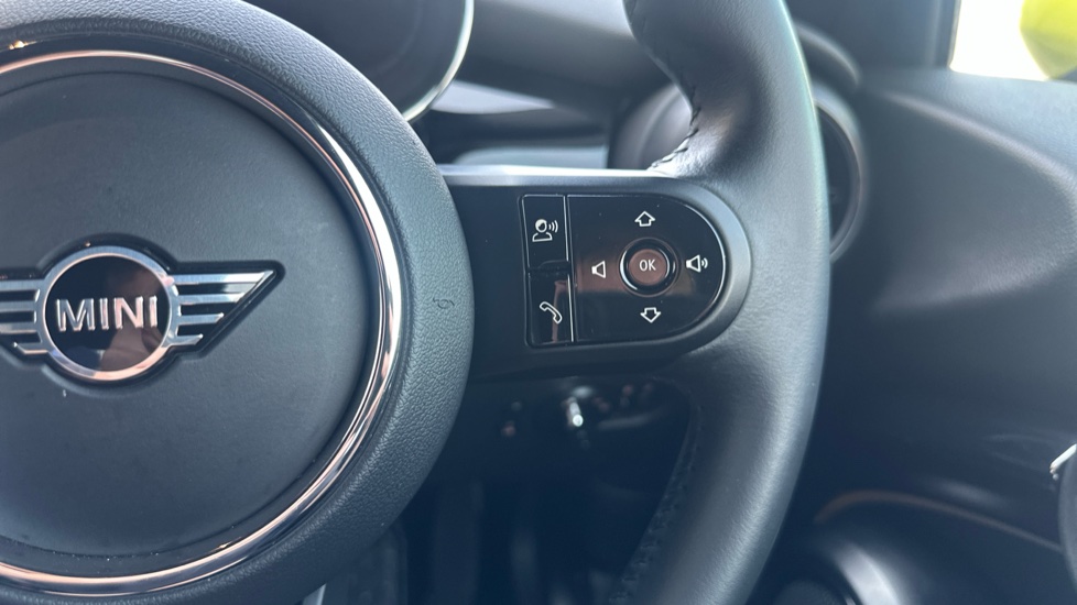 MINI Hatchback 135kW Cooper S Level 2 33kWh 3dr Auto Electric Hatchback - Image 18