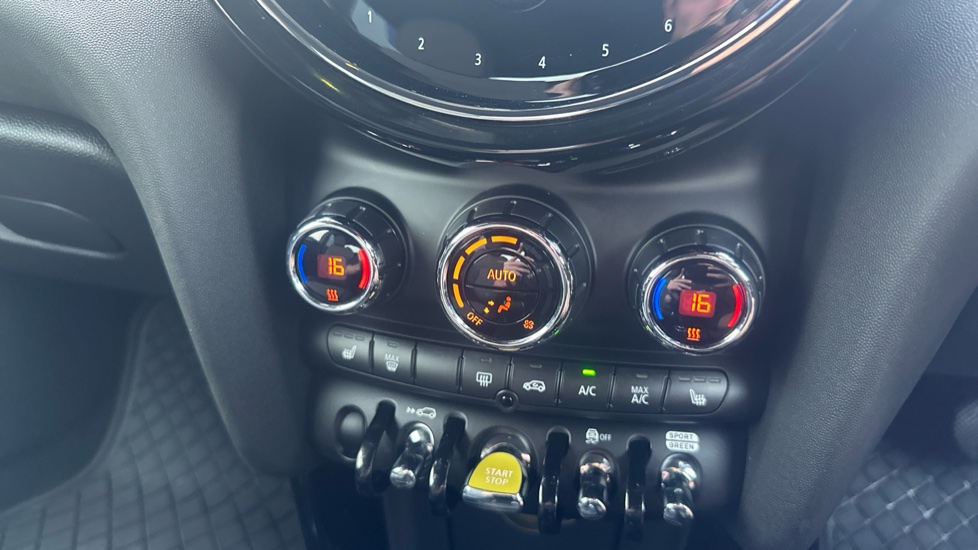 MINI Hatchback 135kW Cooper S Level 2 33kWh 3dr Auto Electric Hatchback - Image 32
