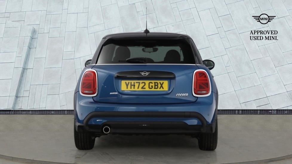 MINI Hatchback 1.5 Cooper Exclusive 5dr Auto [Comfort/Nav Pack] Petrol Hatchback - Image 15