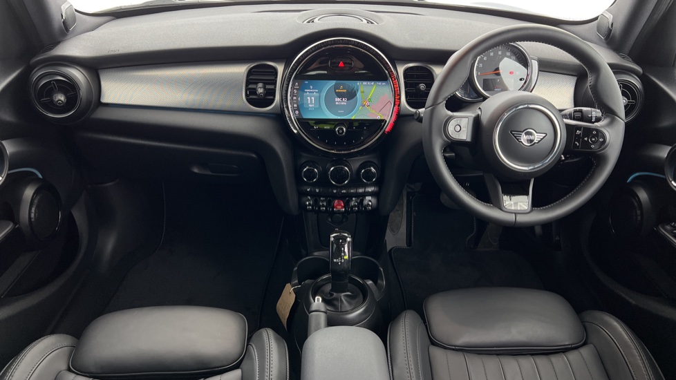 MINI Hatchback 1.5 Cooper Exclusive 5dr Auto [Comfort/Nav Pack] Petrol Hatchback - Image 4