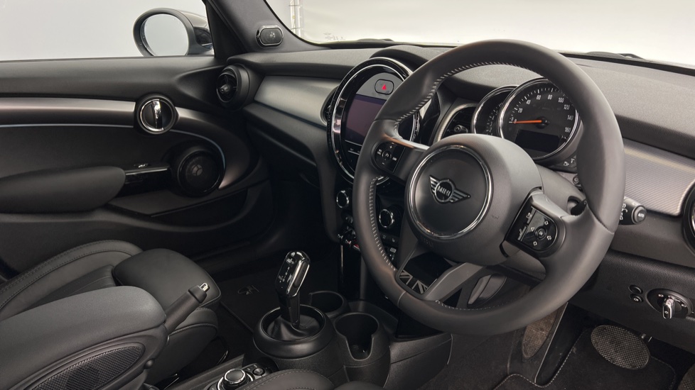 MINI Hatchback 1.5 Cooper Exclusive 5dr Auto [Comfort/Nav Pack] Petrol Hatchback - Image 6
