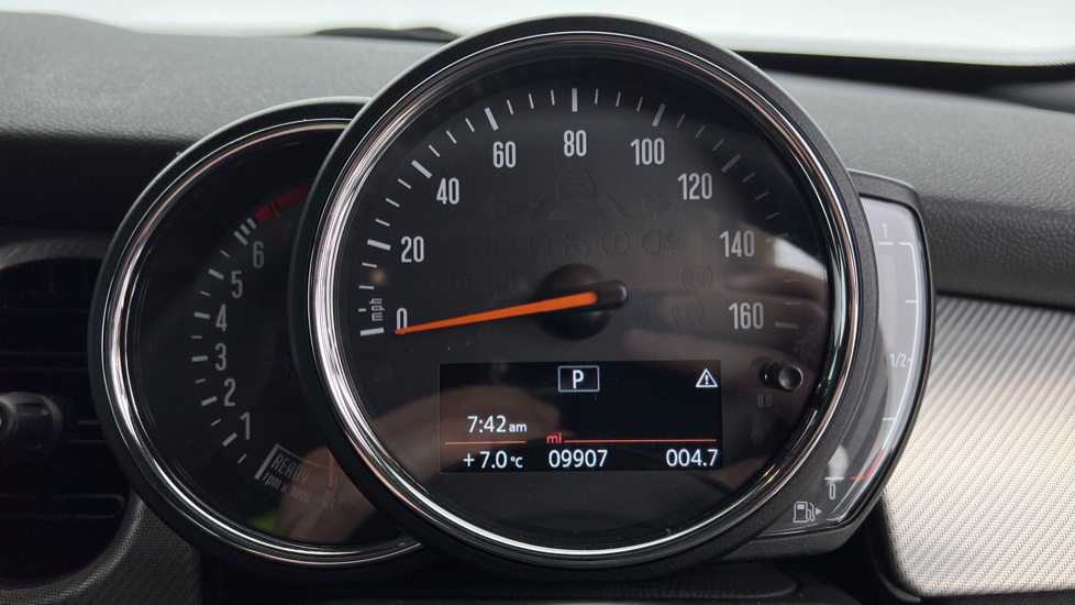 MINI Hatchback 1.5 Cooper Exclusive 5dr Auto [Comfort/Nav Pack] Petrol Hatchback - Image 9