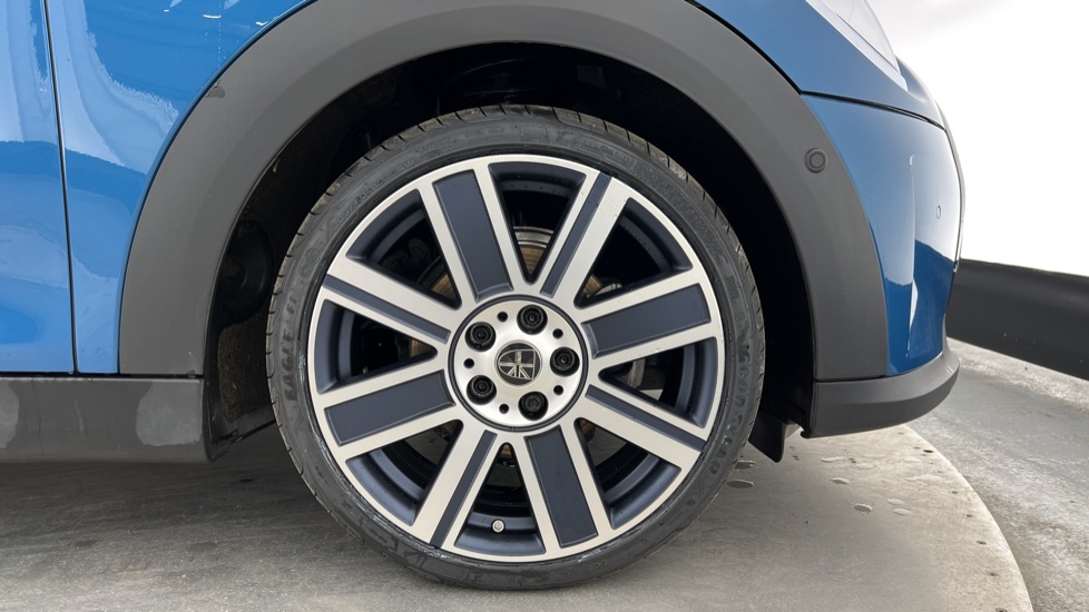 MINI Hatchback 1.5 Cooper Exclusive 5dr Auto [Comfort/Nav Pack] Petrol Hatchback - Image 14