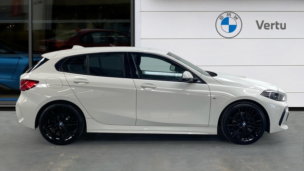 BMW 1 Series 118i [136] M Sport 5dr [Live Cockpit Professional] Petrol Hatchback - Image 3
