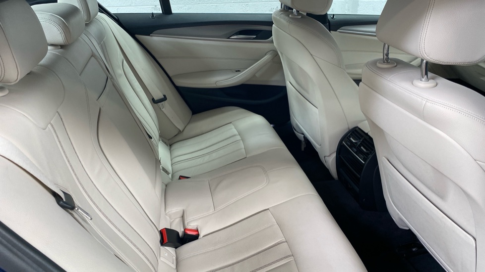 BMW 5 Series 520d M Sport 4dr Auto Diesel Saloon - Image 16