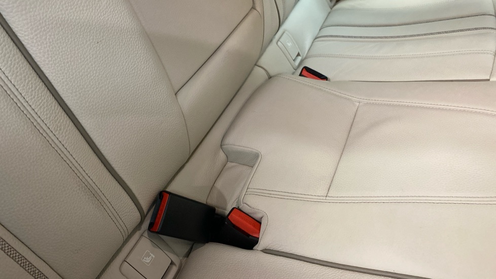 BMW 5 Series 520d M Sport 4dr Auto Diesel Saloon - Image 17