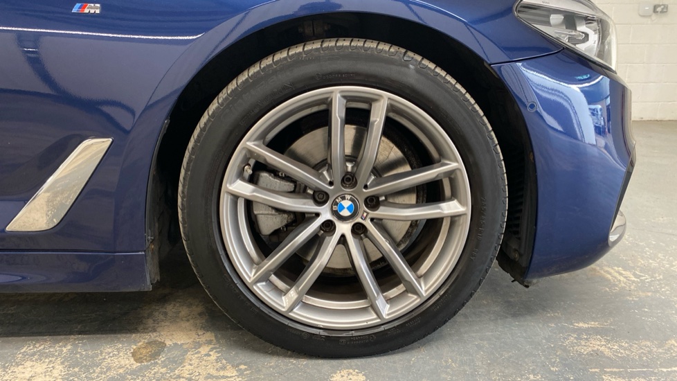 BMW 5 Series 520d M Sport 4dr Auto Diesel Saloon - Image 25